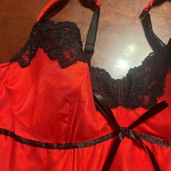 Lane Bryant Cacique Intimates 26/28 Red & Black Corset Wide Straps Sexy Feminine - Picture 4 of 5